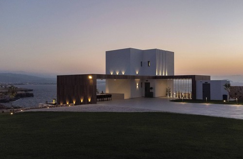 Chania Villa | Villa Nefelia -Luxury 4BR Villa w/Infinity heated Pool/Jacuzzi & Sea View