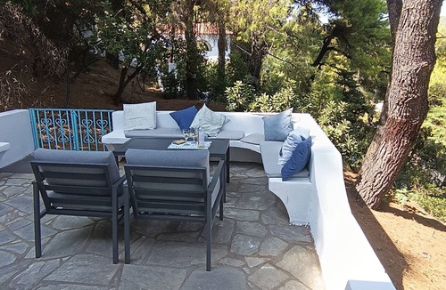 Kanapitsa Villa | Villa Nova 2: Cozy 2-bedroom villa near Kanapitsa