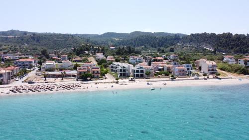 Polichrono Villa | Villa Oleandra by the sea