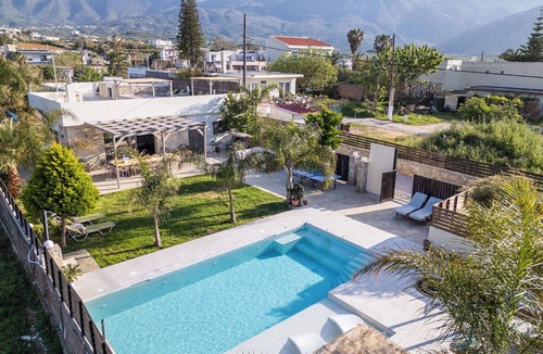 Paralia Kourna Villa | Villa Olympia- Large villa perfect for groups