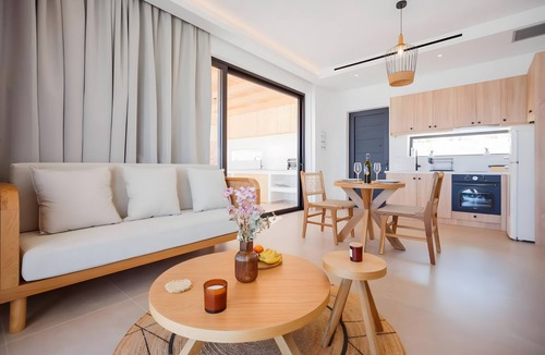 Elation Villa | Villa 'One-Bedroom For 2' with Sea View, Wi-Fi and Air Conditioning