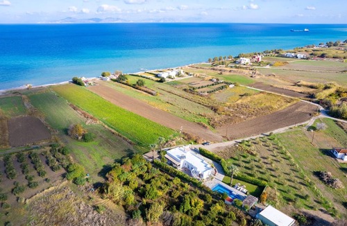 Fanes House | "Villa Palmeras" mit eigenem Garten und Gr by Interhome