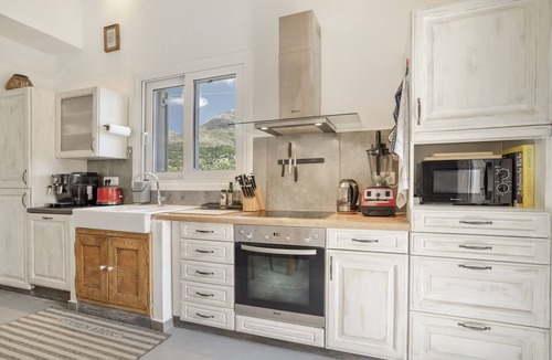 Divarata Villa | Villa 'Pilali' with Sea View, Wi-Fi and Air Conditioning