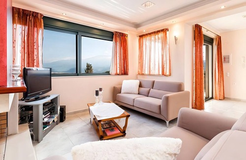 Megala Chorafia Villa | Villa Renata with Private Pool, Mountain View, Wi-Fi and Air Conditioning