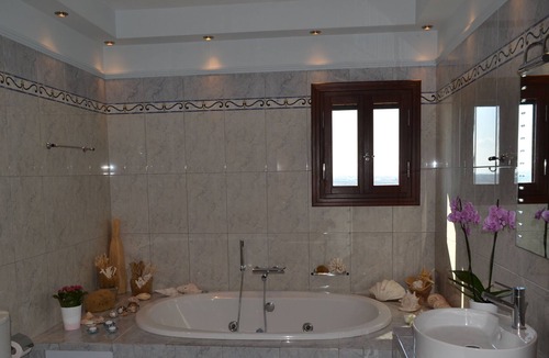 Glinado Villa | Villa Santa Mavra is a traditional villa 460 m2 in Glynado Naxou.