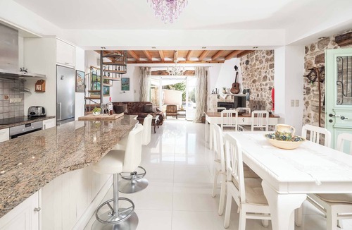 Peroulion Villa | Villa Siorra - Two Bedroom Villa, Sleeps 5