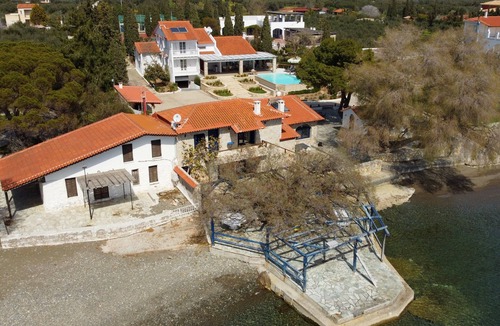 Pigadia House | Villa Stylvi - Hydra Bay Resort: Seaside Villa with Private Beach and Dock for Boats