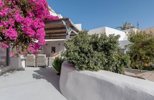 Emporio Villa | Villa 'Sun Wind Santorini' with Private Pool, Wi-Fi and Air Conditioning