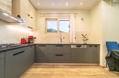 Paleokastritsa Apartment | Villa 'The Mountain Villa' with Sea View, Shared Terrace and Air Conditioning