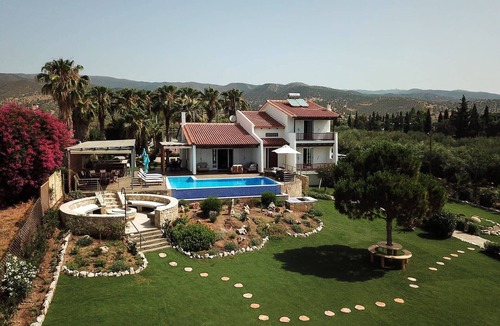 Pigadia House | Villa Thermisia - Hydra Bay Resort with Private Beach and Dock for Boat