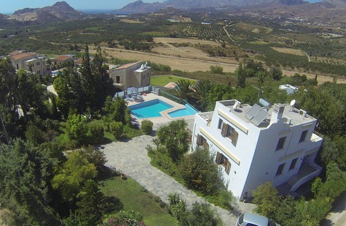 Agios Vasileios Villa | Villa Thymari. Cosy 3-bedroom Villa with lush gardens , beautiful view