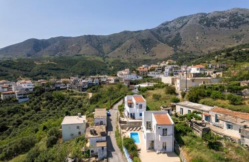 Kournas Villa | Villa Views with Private Pool & Sea Horizon