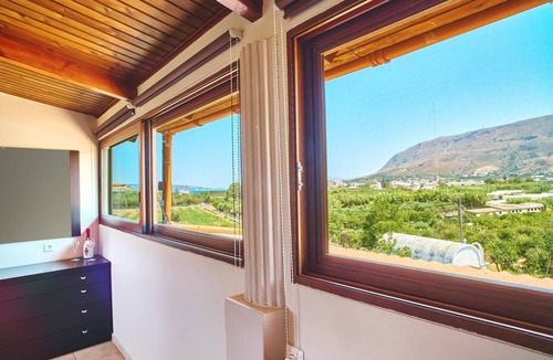 Tsikalaria Villa | Villa 'Vlite' with Sea View, Wi-Fi and Air Conditioning