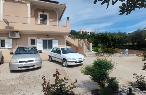 Kilada Apartment | Villa Vrontaki - Peaceful Estate with Olive Grove in Doroufi