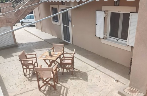 Kilada Apartment | Villa Vrontaki - Peaceful Estate with Olive Grove in Doroufi