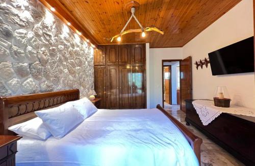 Acharavi House | Villa Yiannitsis-Harmony In The Flowers, Acharavi Beach