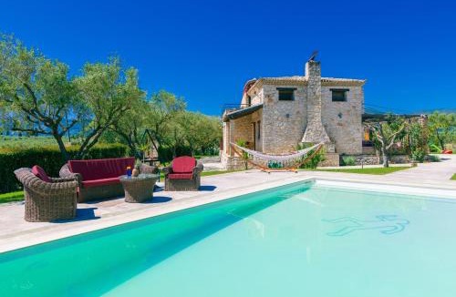 Neromilos Villa | Villa Zeza