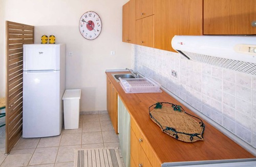 Nees Pagases Apartment | Village Vibe - Seaside Stay w/Balcony near Volos