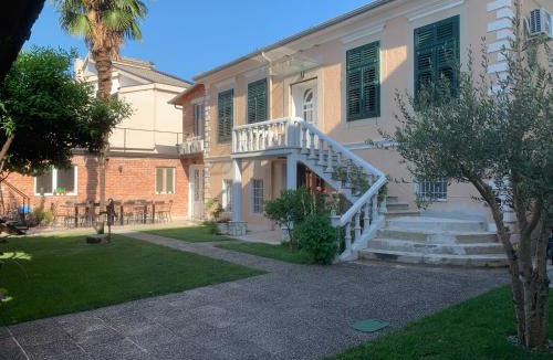 Shkoder Bed & Breakfast | Vintage Villa
