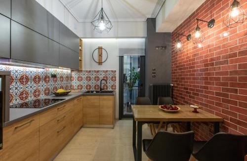 Volos City Centre Apartment | Volos Center Luxury Home 2 Baths Free Parking