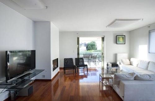 Vari-Voula-Vouliagmeni Apartment | Voula, A modern, minimal and stylish, apartment