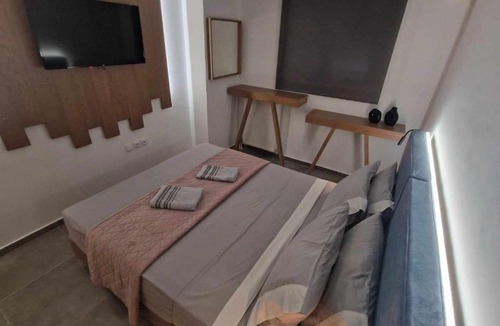 Larissa Apartment | Vv Cosy Host 2 private parking