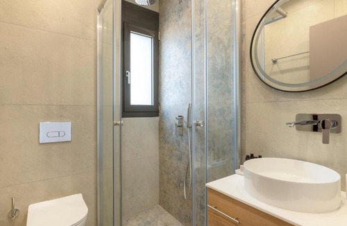 Pefki Apartment | Vyronos Maisonettes by UPSTREET
