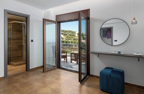 Kallithea Bed & Breakfast | Waves of Blue Villa with Sea View