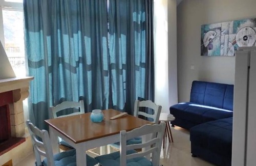 Diskos Apartment | Well-equipped apartments just 30 m from the beach