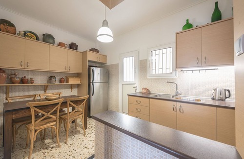 Petroupoli Apartment | WEST ATHENS APARTMENT