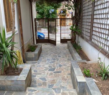 Loutraki House | White House