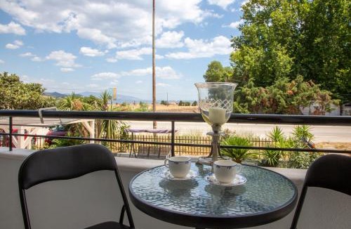 Nea Iraklitsa Villa | White Mansion