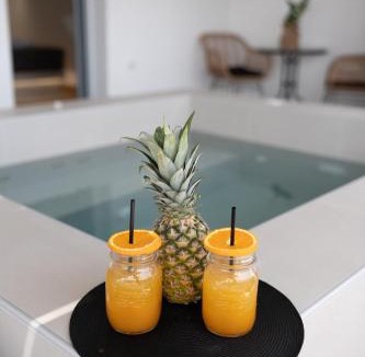 Perivolos Hotel | White Note Luxury Suites