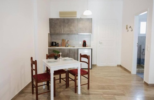 Kamari Apartment | White Wave Studios
