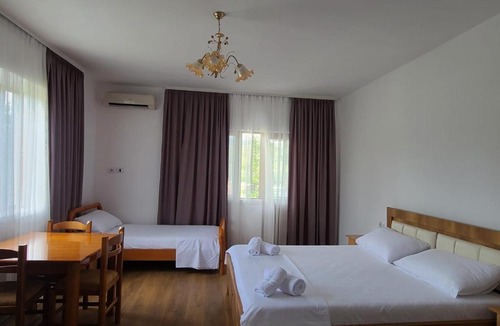 Lazarat House | Wild River Guesthouse