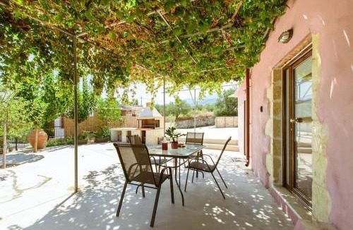 Pemonia House | Xanthippi's Traditional House in Pemonia