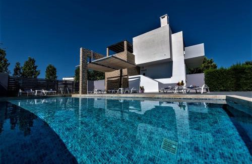 Zipari Villa | XENOS VILLA 1 , with private pool ,near the sea