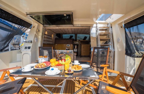 Kastella Boat Rental | Yacht Ferretti: Day Trip Greek Islands/Athenian Riviera. Guests 10