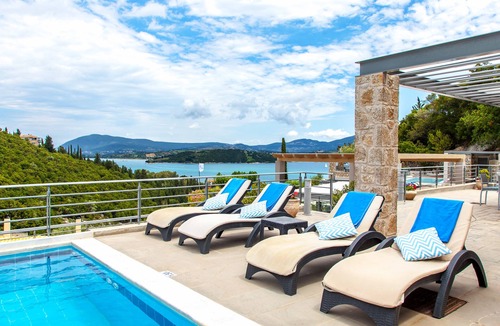 Katouna Apartment | Your deserve a good sleep in your holiday. We have that. And much more.