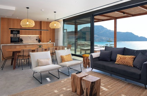 Plakias Villa | Your Hestia away from home: Elegant 6BR Villa