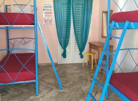 Perissa Hostel | Youth Hostel Anna
