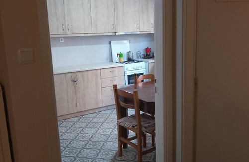 Keratsini-Drapetsona House | Yr Olewydden, a 2-bedroom house in a tranquil neighborhood of authentic Piraeus