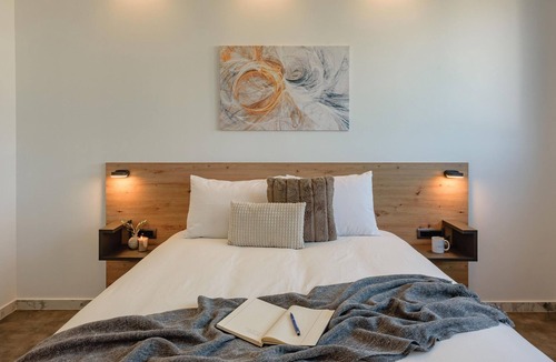 Spata-Artemida Hotel | Zed Smart Property by Airstay