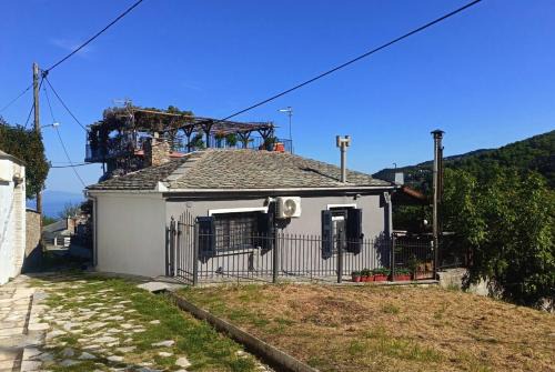 Ξυλοπετρα/Wood & stone house
