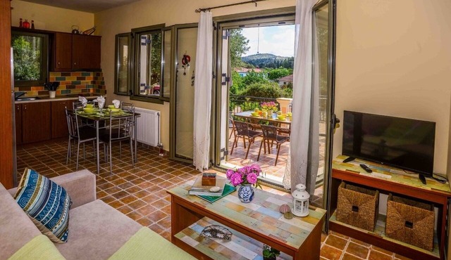 #2-A clean & spacious 2 bedroom apartment with large patio area and free parking in Antipata