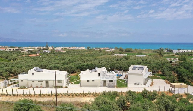 2steps Maleme beach & Restaurants/Heated pool in Gerani