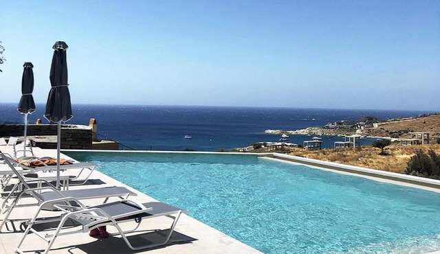 4 maisonettes with a swimming pool and a sea view, in the area of Koundouros in Koundouros
