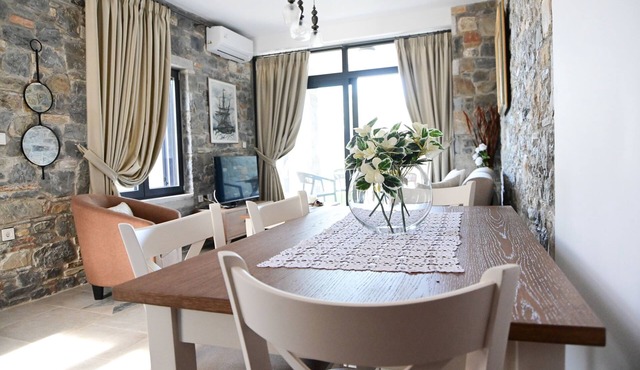 Aélia Stone House Erató