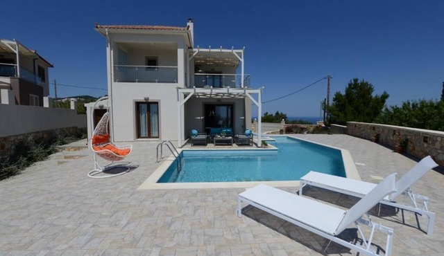 A two floor villa 2 min.drive from the center of the island and the old town.