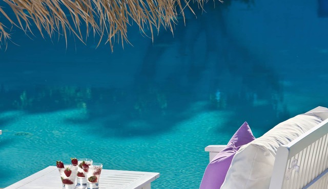 Acqua Vatos Santorini Hotel in Santorini